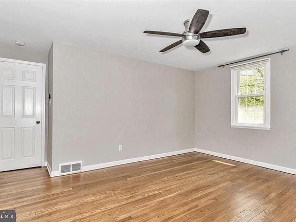 5th image of 249 Plymouth Rd
