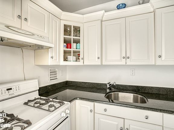 5th image of 1408 2nd Ave #10D