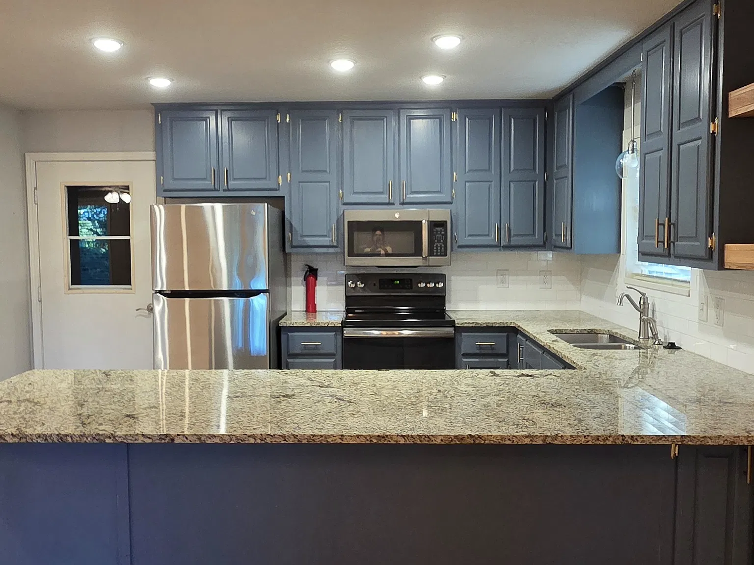 15 Churchill Dr — Photo 3
