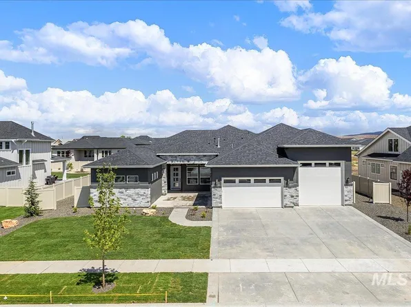 2843 W Three Lakes Dr, Meridian, ID 83646