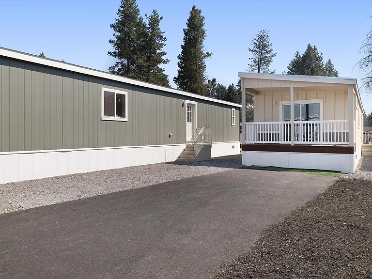 Unit could vary slightly with appliances and colors. Some pictures are virtually staged.