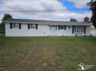 5724 Consear Rd, Ottawa Lake, MI 49267