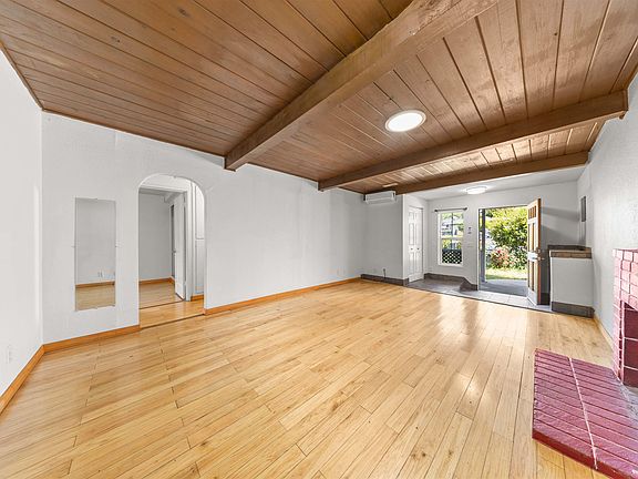 5th image of 2102 Overhill Rd