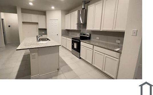3rd image of 929 West Dr