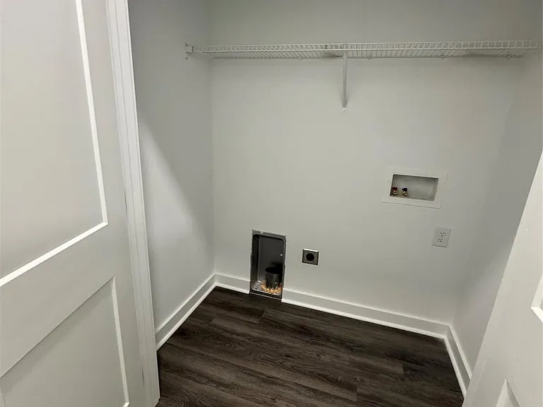 331 E Lowrance Ave — Photo 14