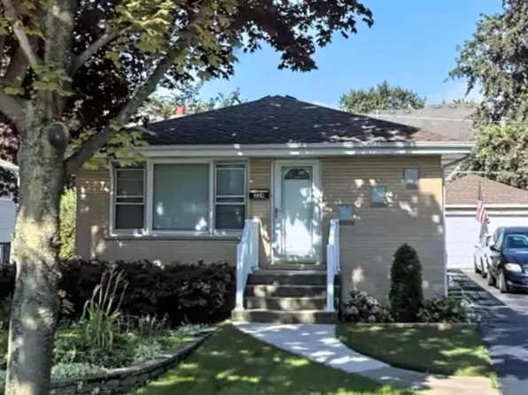 324 Parkside Ave, Itasca, IL 60143