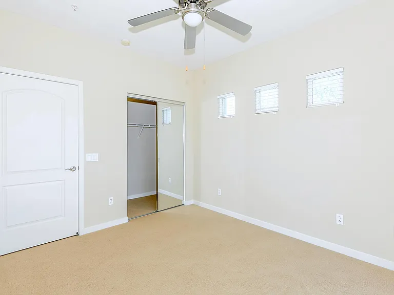 Vineyards at Palm Desert Apartment Homes — Photo 104