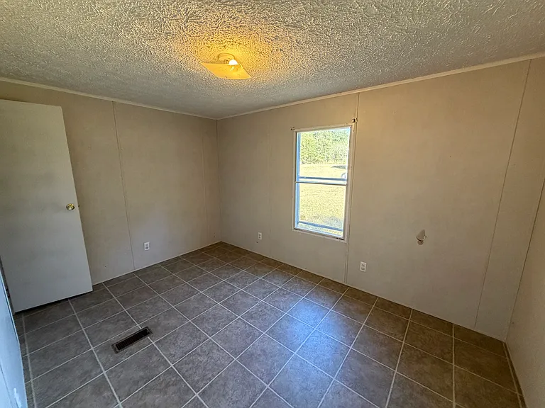 122 Carson Dr — Photo 6