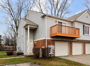 37447 Stonegate Cir, Clinton Township, MI 48036
