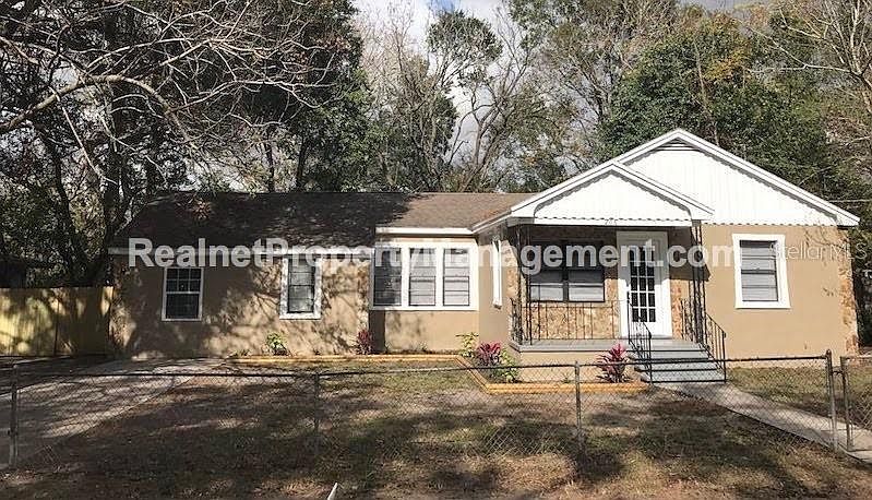 1st image of 208 E Hamilton Ave