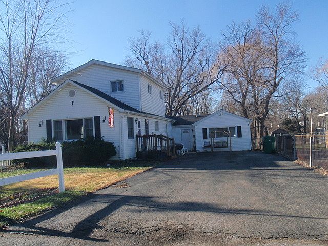 1st image of 1125 N Hickory Ter