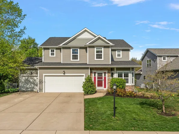 832 E Shakespeare Dr, Valparaiso, IN 46383