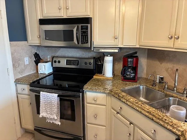 133 N Pompano Beach Blvd #209 — Photo 9