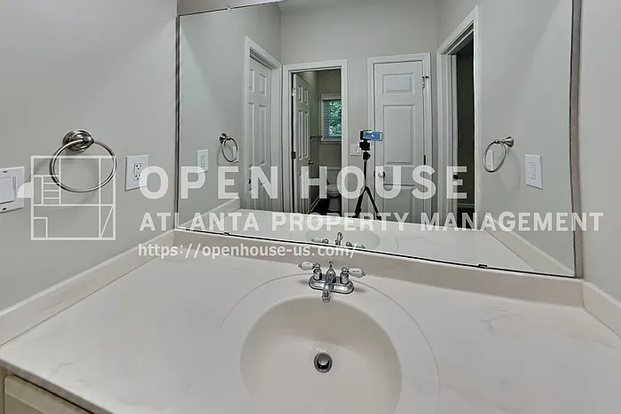 1240 Cedar Brook Dr NE — Photo 17