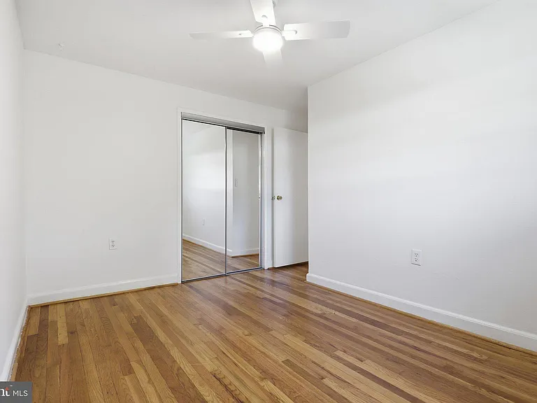 465 Hampton Ct #115 — Photo 18