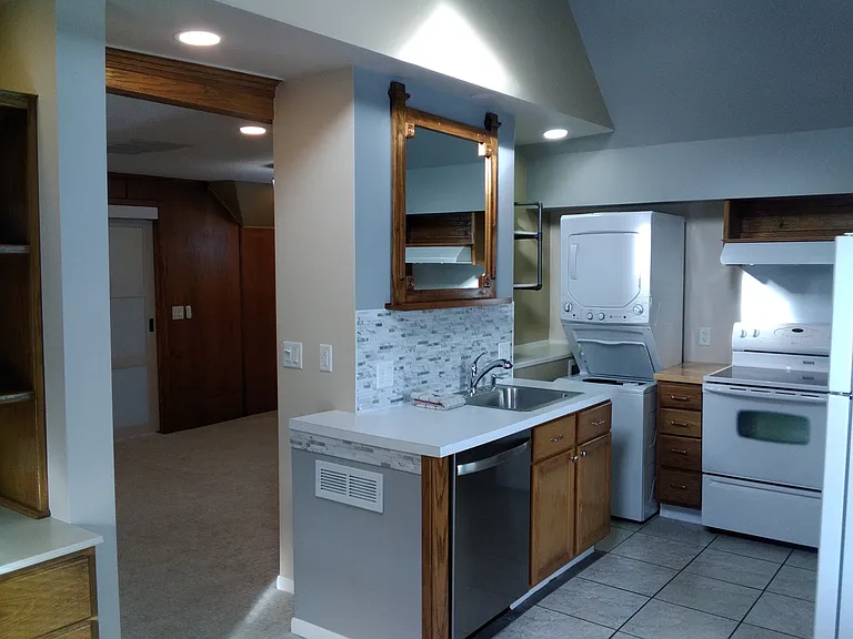 1808 S Michigan St #B — Photo 17
