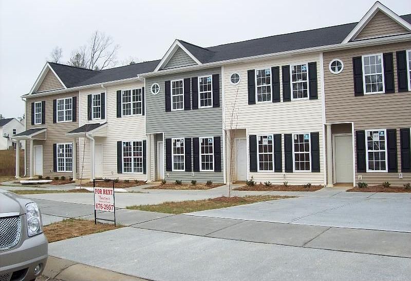 1st image of 3229 Ivy Wood Ln