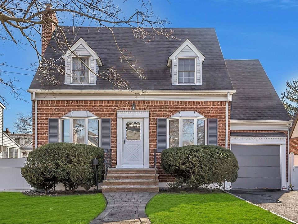 1st image of 13 Alexine Avenue