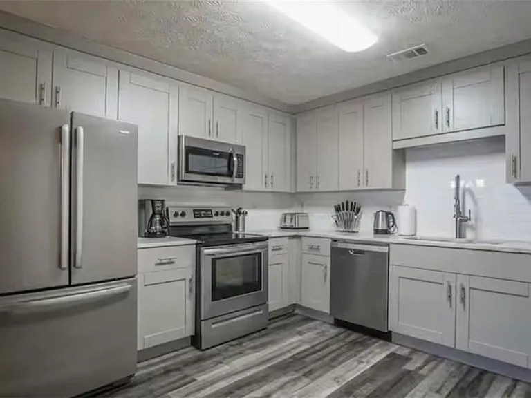 846 Park Pl NE — Photo 101
