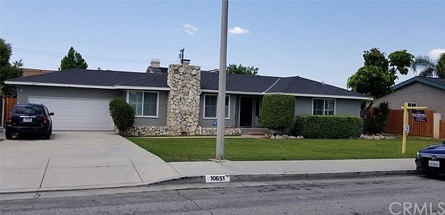 1st image of 10651 Victoria Ave