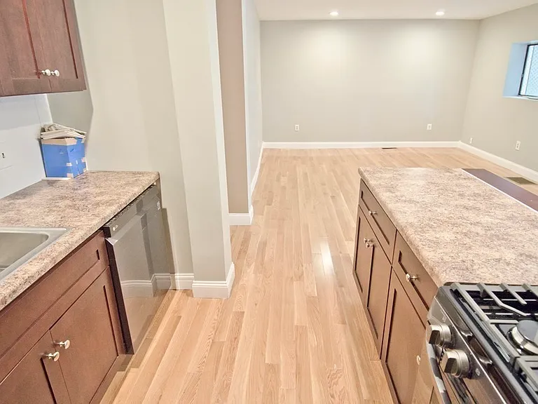 94 Florida St #1 — Photo 4