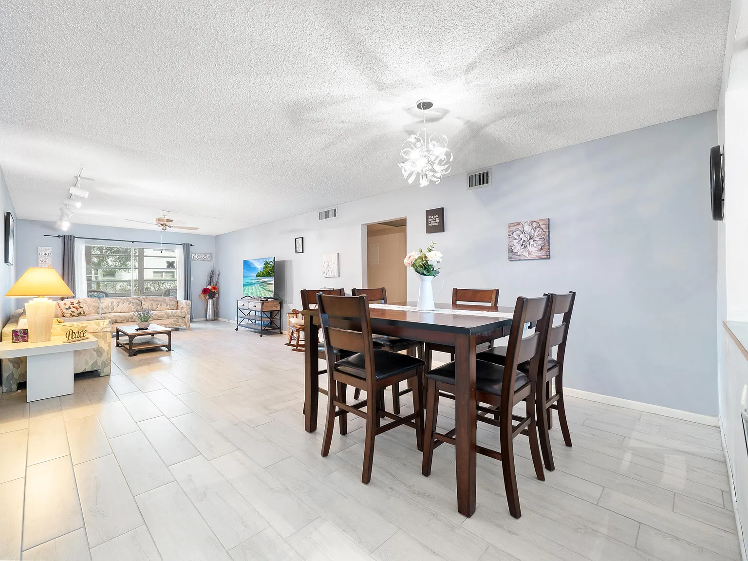 2 bed, 2.0 bath, 1291 sqft, $3,500 — Photo 3