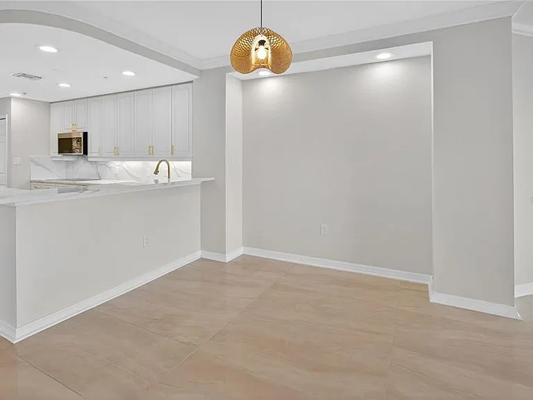 5430 Eagles Point Cir #202 — Photo 13