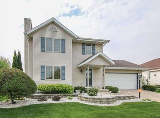 6637 Carlton Dr, Madison, WI 53718