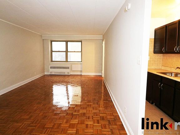 3rd image of 30 Park Ave APT 6X