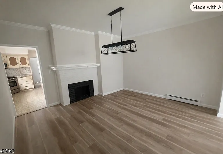 271 Travers Pl — Photo 4