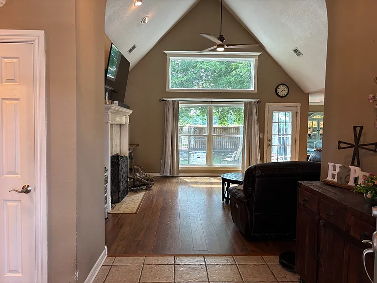 8040 E Silverado Rd — Photo 4