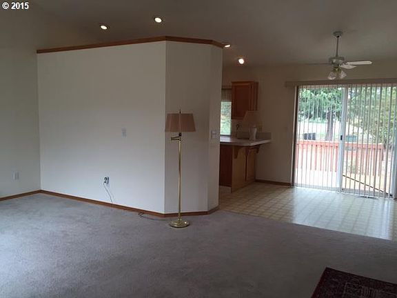 3rd image of 4118 NE 52nd St