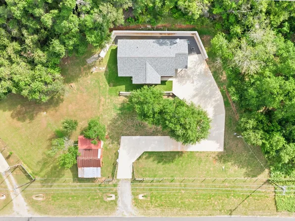 564 Highway 71 W, Smithville, TX 78957