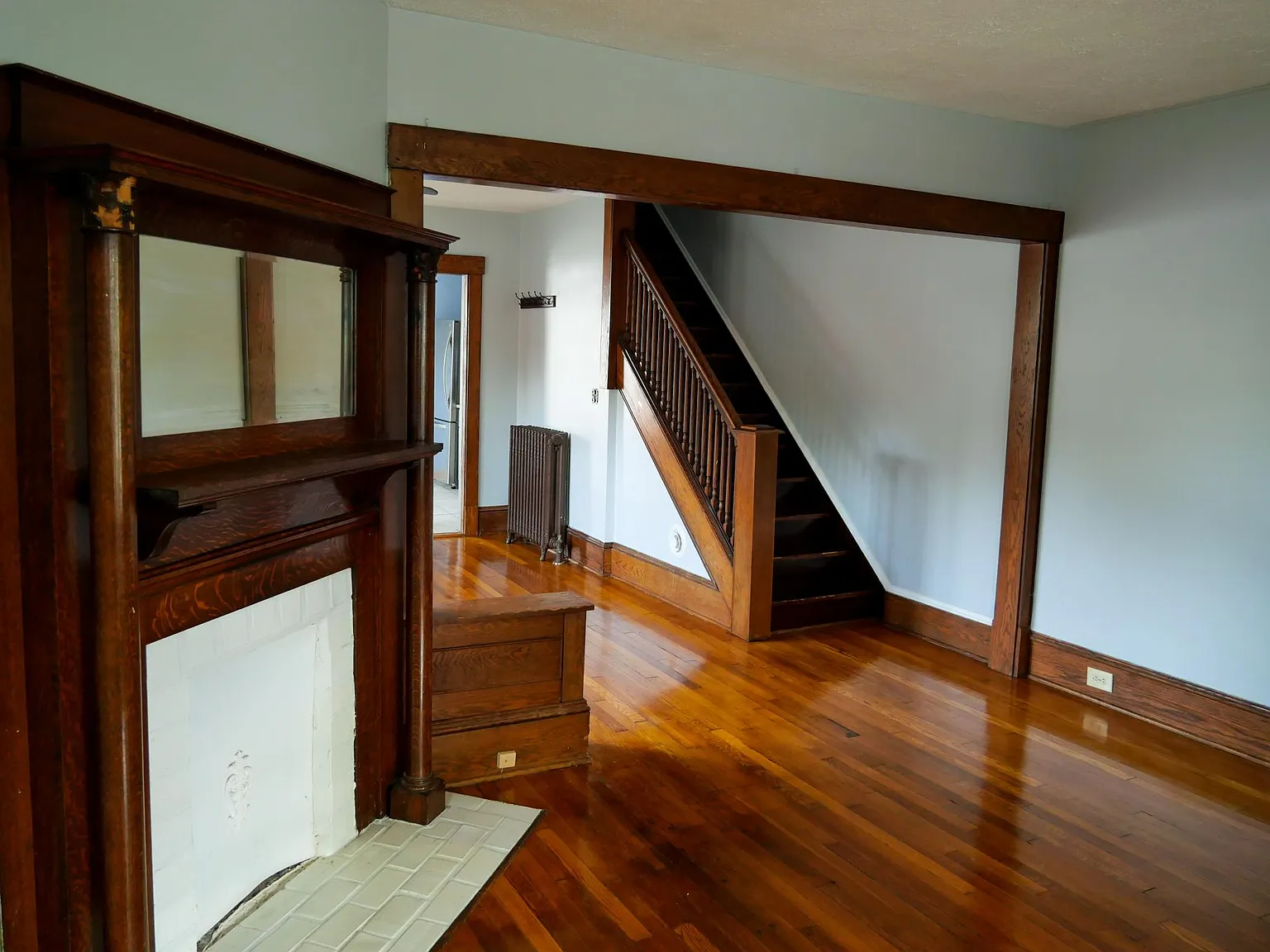 4 bed, 1.5 bath, 2574 sqft, $2,100 — Photo 4