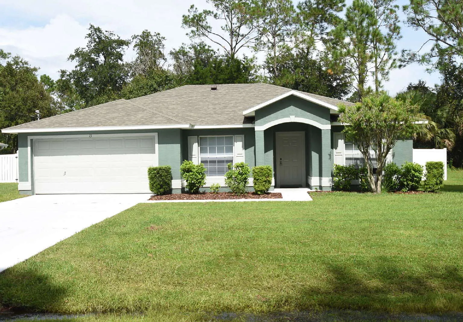 3 bed, 2.0 bath, 1326 sqft, $1,900 — Photo 1