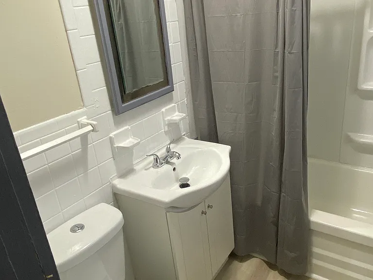 1064 Main St #3 — Photo 8