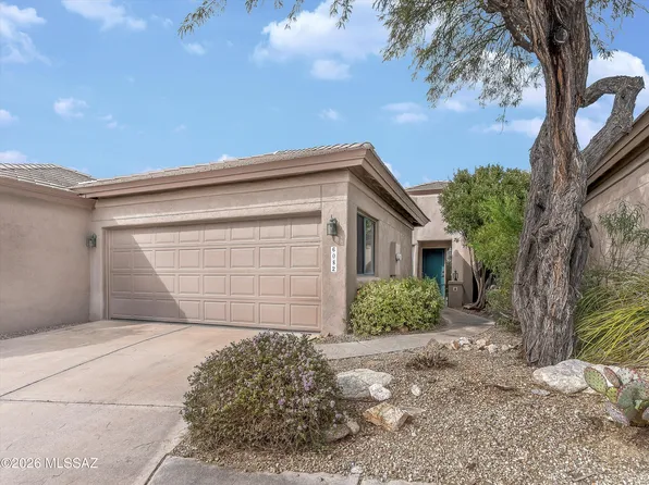 6082 N Running Deer Cir, Tucson, AZ 85750