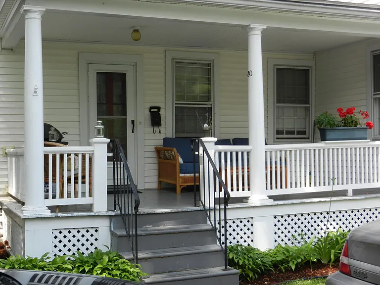 30 Whitman Ave — Photo 3