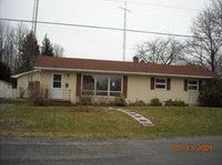 510 Hopkins Ct, Hartford, MI 49057