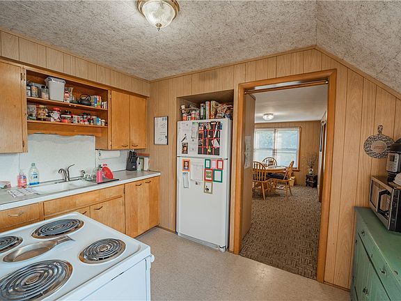 3rd image of 309 Oak Street #1-2