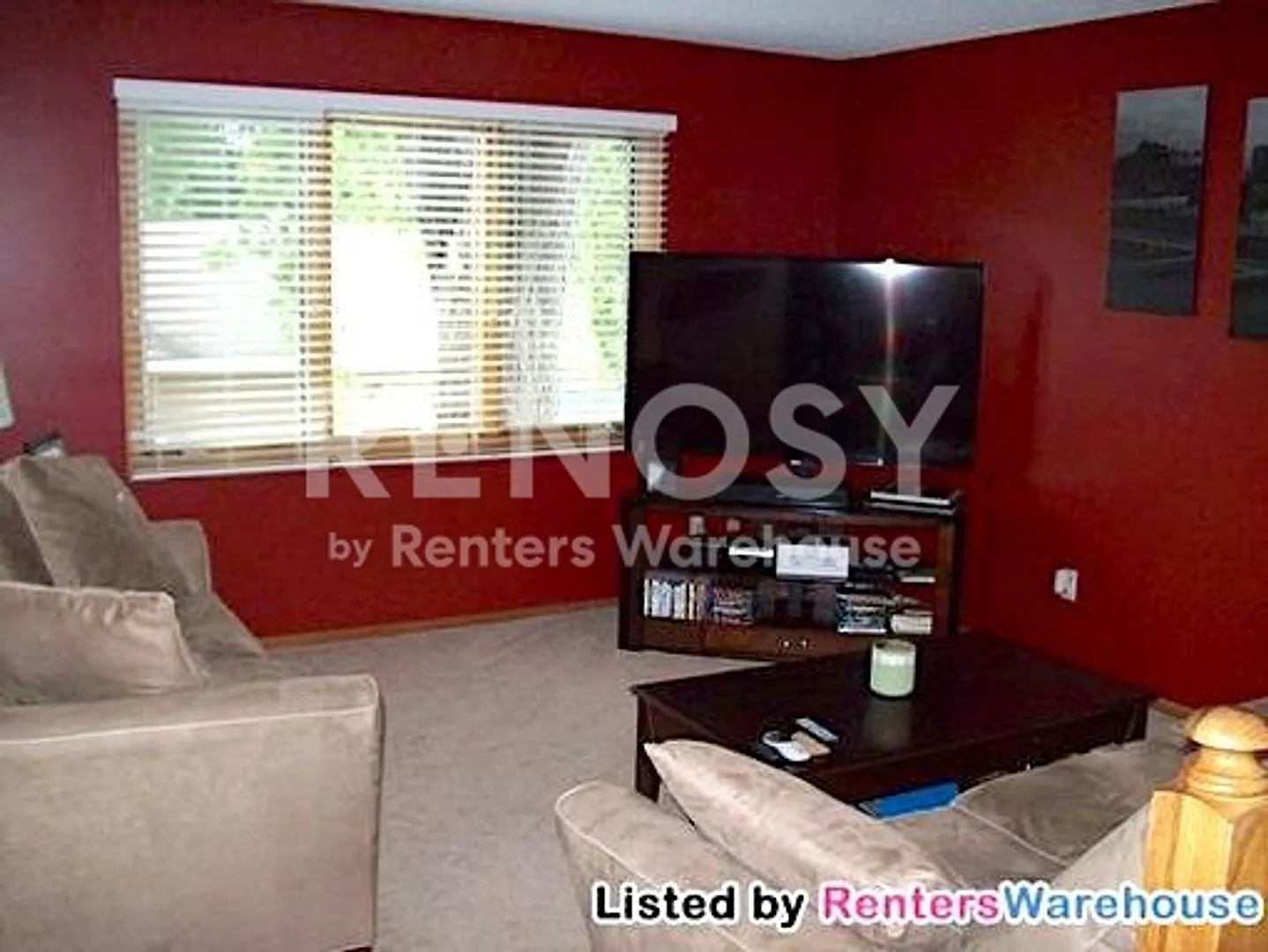 Stunning 4BD/2BA Home in Robbinsdale! — Photo 4