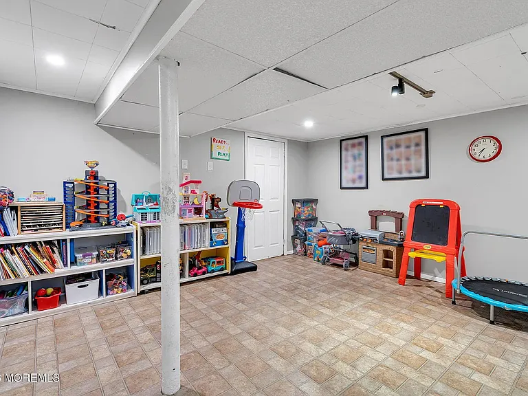 9 Chatham Dr — Photo 22