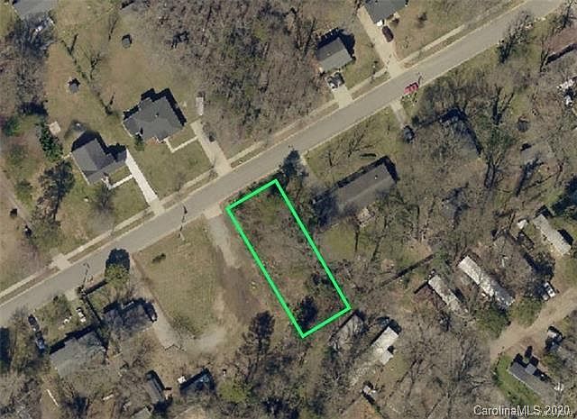 1st image of 517 Dawn Cres