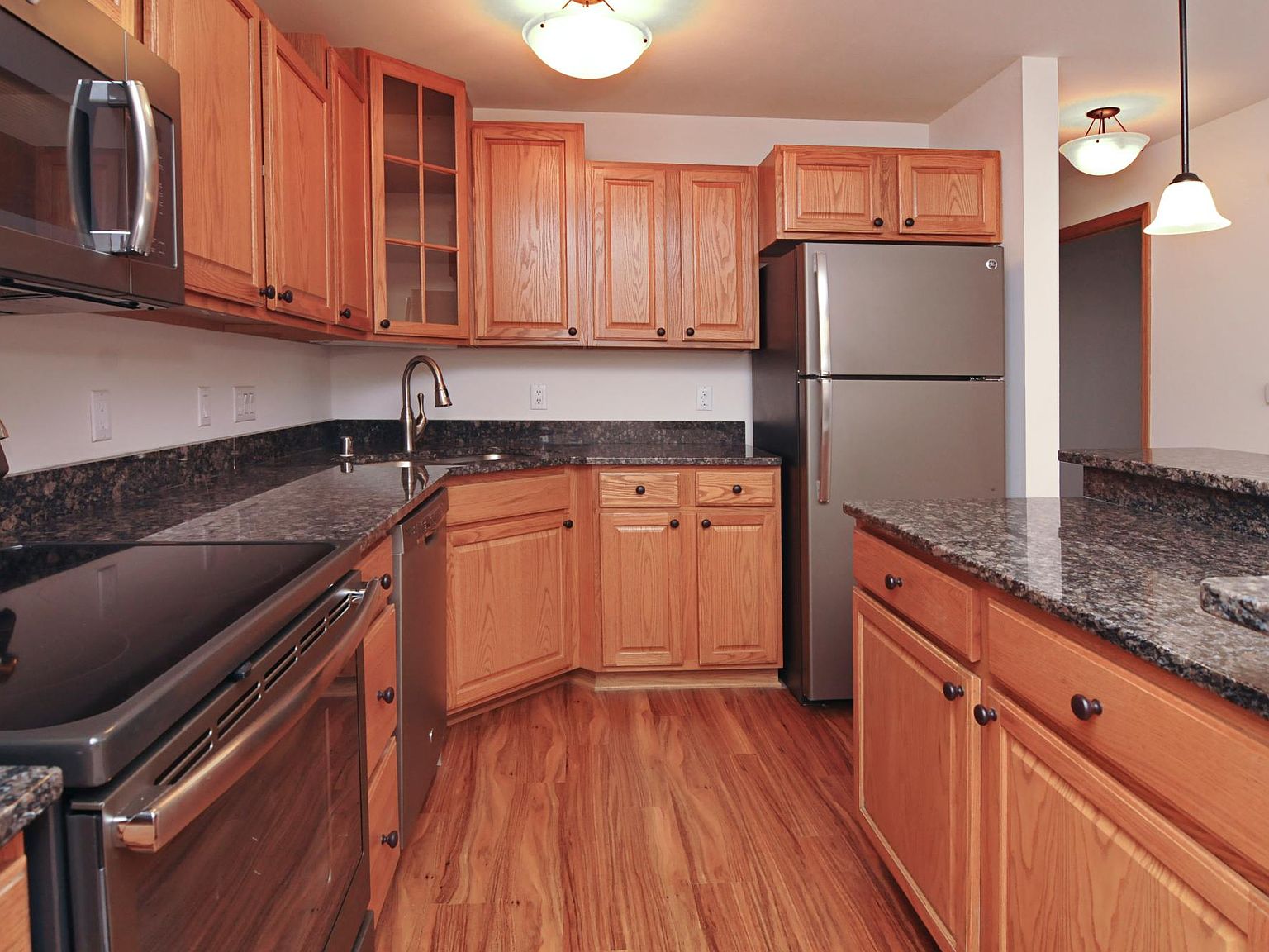 251 S Yellowstone Dr 2 Bed 2 Bath Den The Juneau + Den, Madison