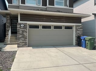 43 Carringvue St NW #0, Calgary, AB T3P1L7