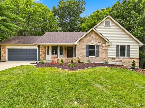 12 Scarlet Oak Ct, Lake Saint Louis, MO 63367