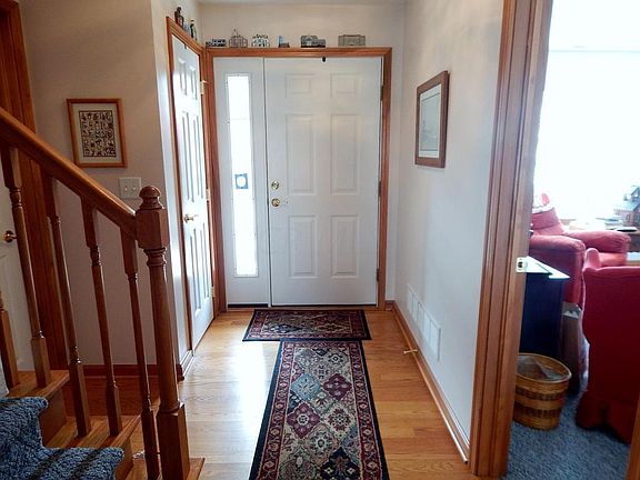 3rd image of 665 Norfolk Ct