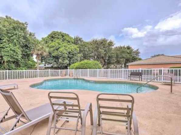 2097 Hidden Grove Ln #102