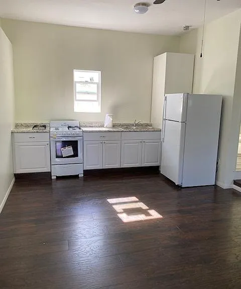 5086 Beech St — Photo 3