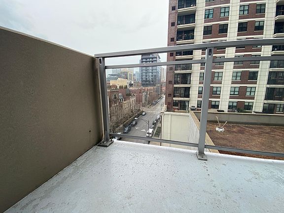 5th image of 440 W Ontario St #1602